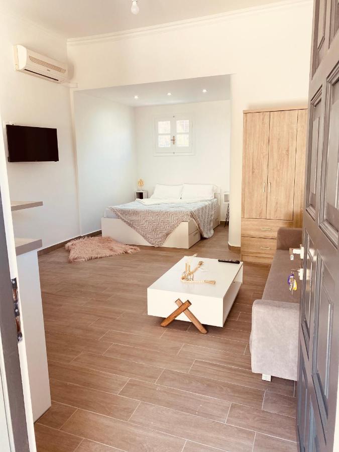 Louvros Luxury Suites Dassia  Ngoại thất bức ảnh